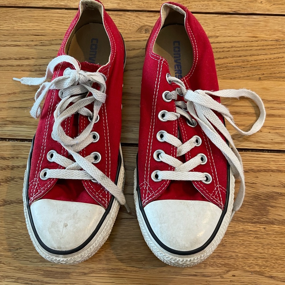 Red Low top Converse